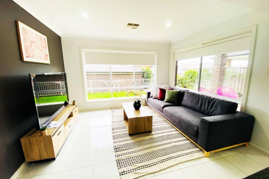 Kellyville 5Br Near Park And Shopping Mall ภายนอก รูปภาพ