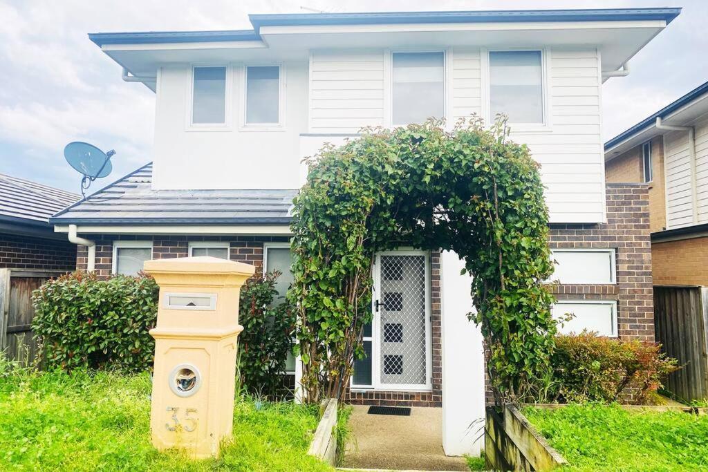 Kellyville 5Br Near Park And Shopping Mall ภายนอก รูปภาพ