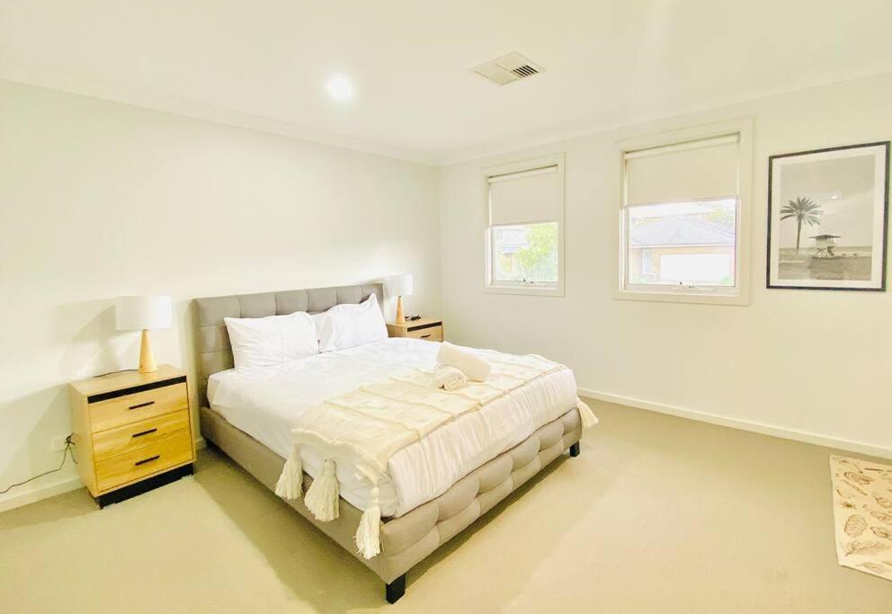 Kellyville 5Br Near Park And Shopping Mall ภายนอก รูปภาพ